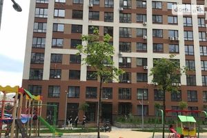 Продается 3-комнатная квартира 80.6 кв. м в Киеве