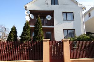 Продается дом на 2 этажа 248 кв. м с баней/сауной