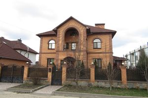 Здається в оренду будинок 2 поверховий 500 кв. м з мансардою