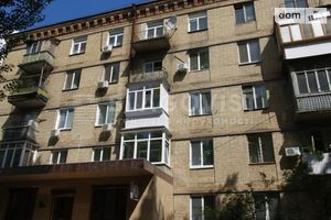 Продается 4-комнатная квартира 95 кв. м в Киеве