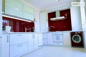 Продается 3-комнатная квартира 90 кв. м в Виннице