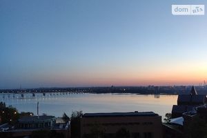Продается 3-комнатная квартира 80 кв. м в Днепре