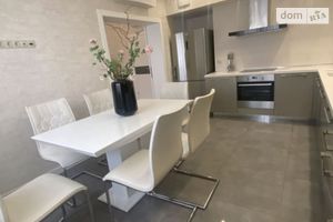 Сдается в аренду 4-комнатная квартира 165 кв. м в Киеве
