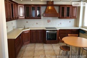 Сдается в аренду 4-комнатная квартира 122 кв. м в Киеве