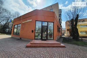 Продається приміщення вільного призначення 341 кв. м в 5-поверховій будівлі