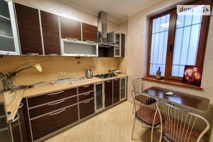 Сдается в аренду 2-комнатная квартира 60 кв. м в Черновцах
