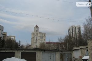 Продается место в гаражном кооперативе под легковое авто на 27 кв. м