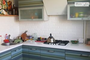 Продается 3-комнатная квартира 72 кв. м в Умани