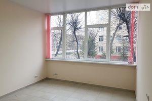 Продається офіс 18 кв. м в бізнес-центрі