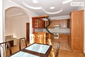 Продается 3-комнатная квартира 126 кв. м в Киеве