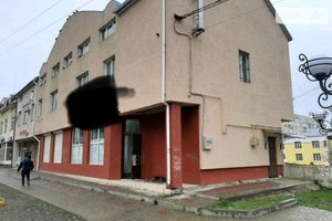 Продається приміщення вільного призначення 481 кв. м в 3-поверховій будівлі