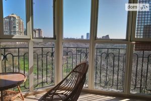 Продается 4-комнатная квартира 133 кв. м в Одессе