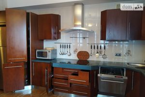 Продается 5-комнатная квартира 188.1 кв. м в Киеве