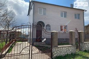 Продается дом на 2 этажа 250 кв. м с участком