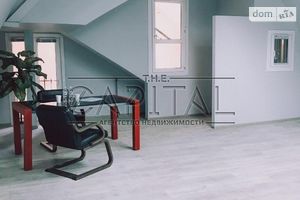Сдается в аренду офис 110 кв. м в нежилом помещении в жилом доме