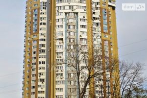 Продается 3-комнатная квартира 135 кв. м в Киеве