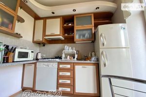 Сдается в аренду 1-комнатная квартира 62 кв. м в Днепре