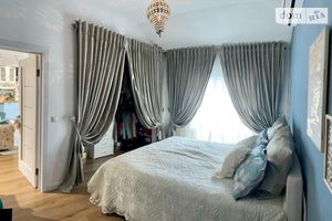 Продается 2-комнатная квартира 57 кв. м в Ужгороде