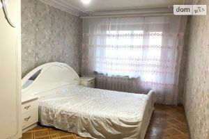 Продается 3-комнатная квартира 68 кв. м в Днепре