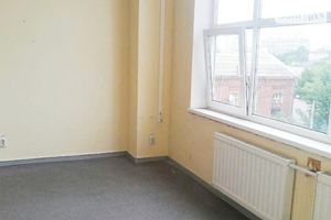 Здається в оренду офіс 85 кв. м в торгово-офісному центрі