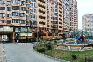 Продается 2-комнатная квартира 63 кв. м в Одессе