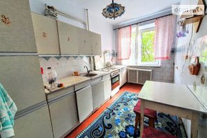 Сдается в аренду 3-комнатная квартира 70 кв. м в Черновцах