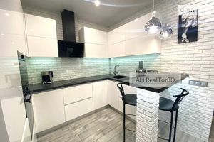Продается 2-комнатная квартира 72 кв. м в Днепре