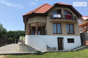 Продается дом на 2 этажа 296 кв. м с балконом