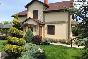 Продается дом на 2 этажа 280 кв. м с садом